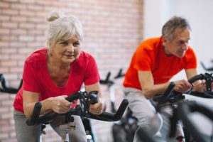 Trening cardio wśród pięknej natury: Wykorzystanie outdoorowych aktywności do treningu kondycyjnego