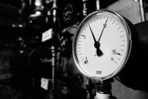 Manometry przemysłowe: kluczowe informacje i zastosowania w różnych branżach